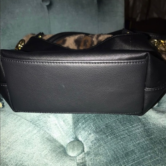 Betsy Johnson purse - Picture 5 of 9